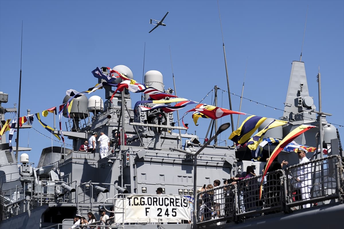 Gölcük'te TEKNOFEST Mavi Vatan'da heyecan uçuş gösterileriyle devam ediyor — 8